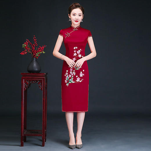 QY-Y5191旗袍妈妈装2020款刺绣中国风喜婆婆婚礼服 商品图3
