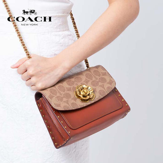 COACH 蔻驰 女士专柜款棕色经典标志涂层帆布配皮铆钉山茶花PARKER 18单肩斜挎包 30592 B4 RU 商品图4