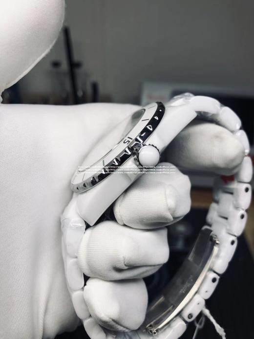 KOR 厂出品 韩版CHANEL J12香奈儿INTENSE 重置加强版，采用和正品一致的最新技术，韩国进口陶瓷加工设备，和正品一致的钢化精密陶瓷，整表和正品颜色完全相同。附带正品代购，整套包装，十年 商品图12