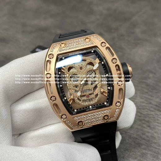 [抱拳]【 RICHARD MILLERM 】理查德米勒 52-01镂空骷髅头腕表．经典的酒桶造型壳身使用新材料氧化锆壳打造，沿用纳米防变色防磨损敖超前技术。骷髅头轮廓突出，造型霸气不羁，具有震撼人心 商品图10