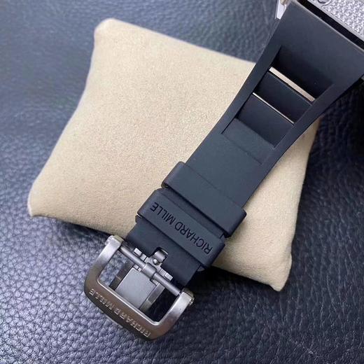 [抱拳]【 RICHARD MILLERM 】理查德米勒 52-01镂空骷髅头腕表．经典的酒桶造型壳身使用新材料氧化锆壳打造，沿用纳米防变色防磨损敖超前技术。骷髅头轮廓突出，造型霸气不羁，具有震撼人心 商品图9