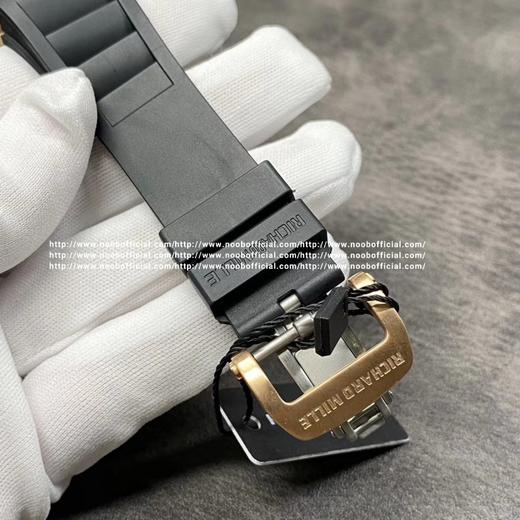 [抱拳]【 RICHARD MILLERM 】理查德米勒 52-01镂空骷髅头腕表．经典的酒桶造型壳身使用新材料氧化锆壳打造，沿用纳米防变色防磨损敖超前技术。骷髅头轮廓突出，造型霸气不羁，具有震撼人心 商品图4