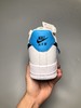 耐克Nike 似乎有着无穷的创意，不断推出的新配色总不乏惊喜。World wide 地球🌐，鞋身上的细节也格外抢眼。而最大亮还当属后跟位置 Swoosh 下方点缀的蓝色标 商品缩略图2