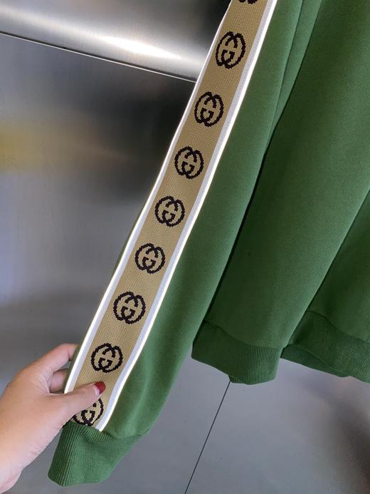 点此购买 GUCCI男女织带绿色卫衣 曾151741 商品图13