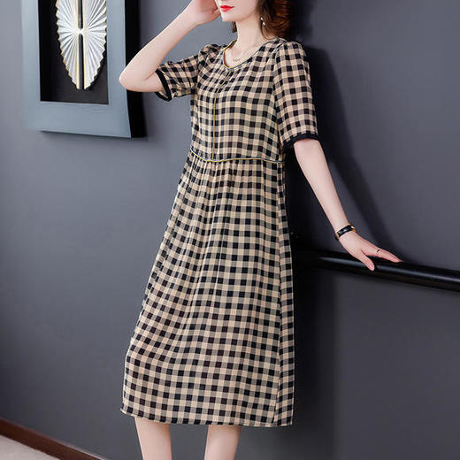 AHM-ymq7117A夏新款格子五分袖中长款连衣裙 商品图1