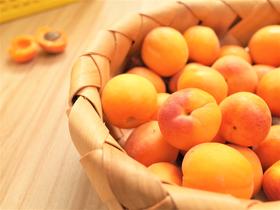  一年只有20天能吃到的新疆小红杏，一口爆汁 