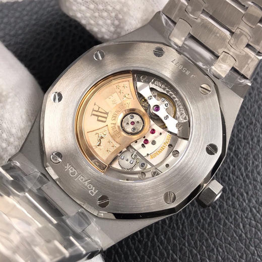 ZF重新定义！爱彼皇家橡树15400系列！解决长久以来各大厂家都无法突破的难题
【技术突破】
1️⃣.解决厚度问题，采用9015机芯改爱彼 商品图8