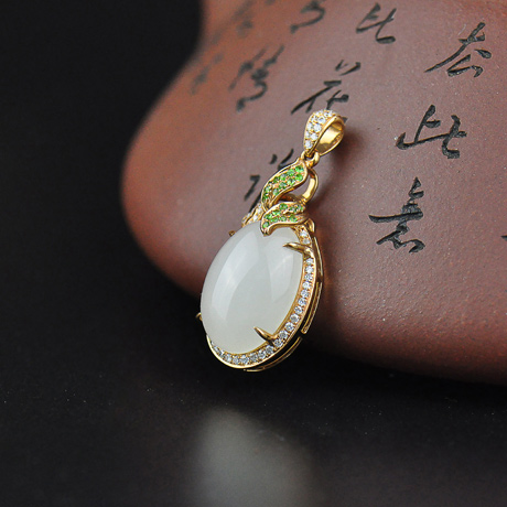 玉玲珑 和田玉金镶玉吊坠18k金旋舞
