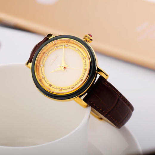 和田玉钻石腕表墨白玉表盘