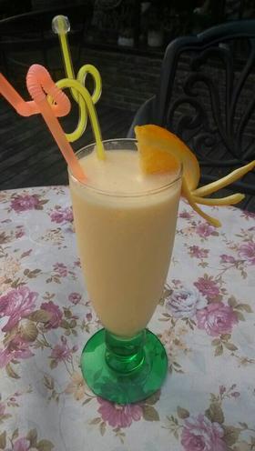 柳橙酸奶昔orange yoghourt shake/杯
