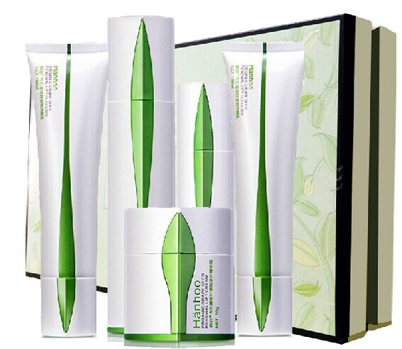 韩后茶蕊嫩白优肌奢宠限量礼盒