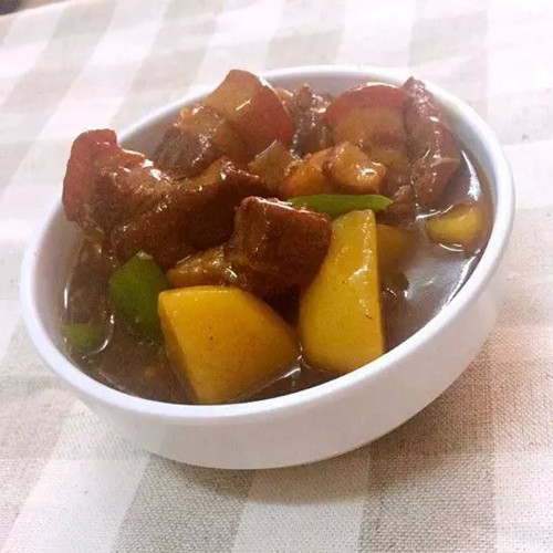 土豆烧肉饭