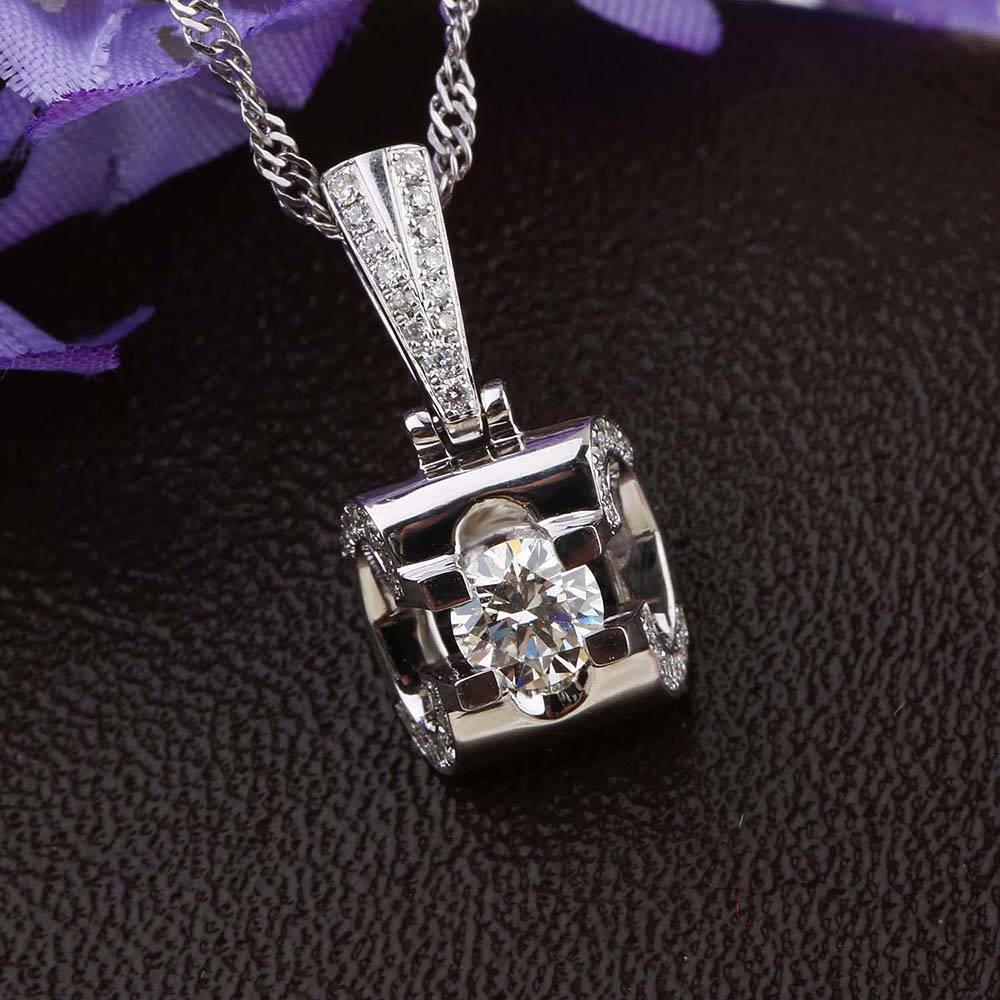 伟德国际钻石4爪代表什么意思钻石四爪代表什么？珠宝行业知识达人揭秘！