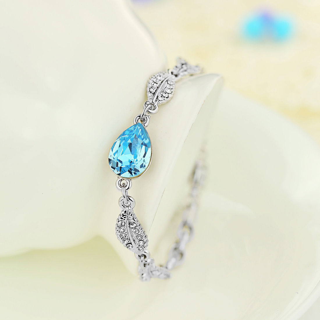 宝易购 施华洛世奇元素水晶手链相思叶海蓝