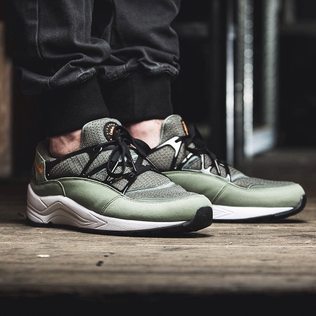 nike air huarache light jade stone