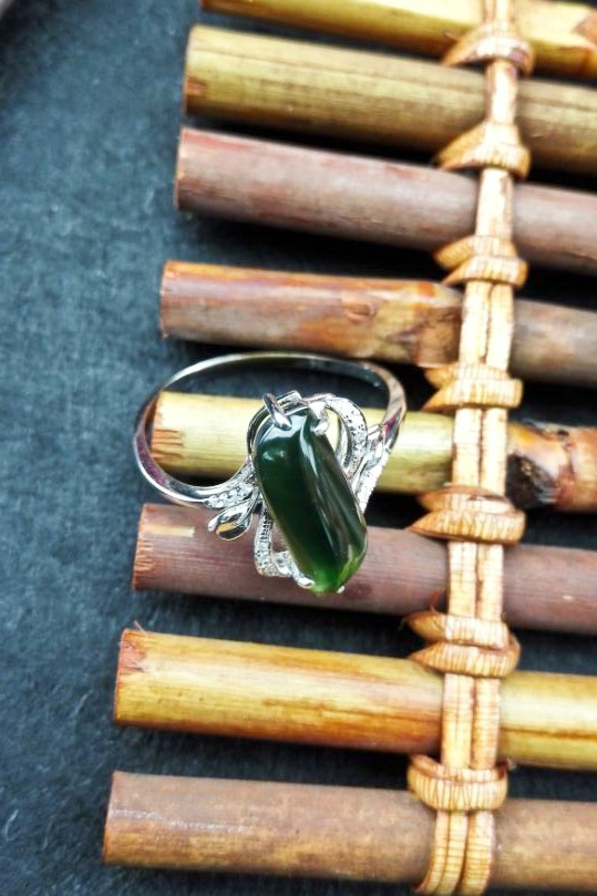 冰透翡翠白金镶钻龙石种随型戒指mxj552603-11