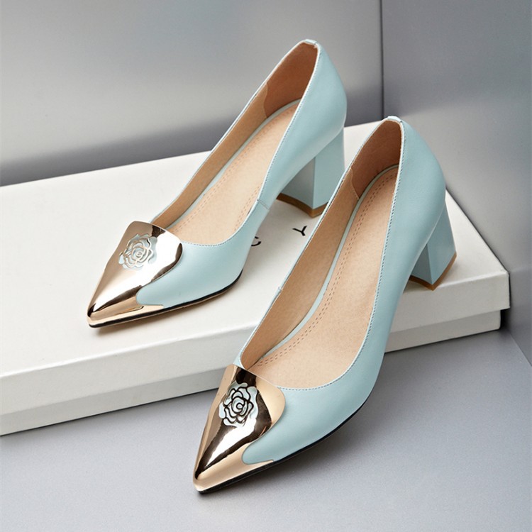2015夏季韩版新款金属尖头浅口高跟真皮女鞋花朵白色粗跟休闲单鞋