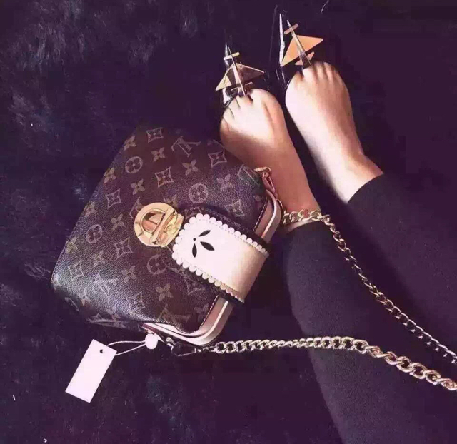 好可爱的经典款 百搭上街fashion美物,卡通米奇手提子母包包97