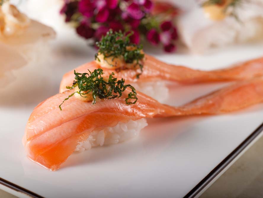 三文鱼腩炙烤寿司