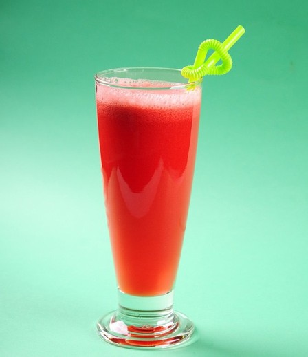 鲜榨西瓜牛奶汁~清热解渴,健脾开胃,补气健身,含有多种维生素和多种