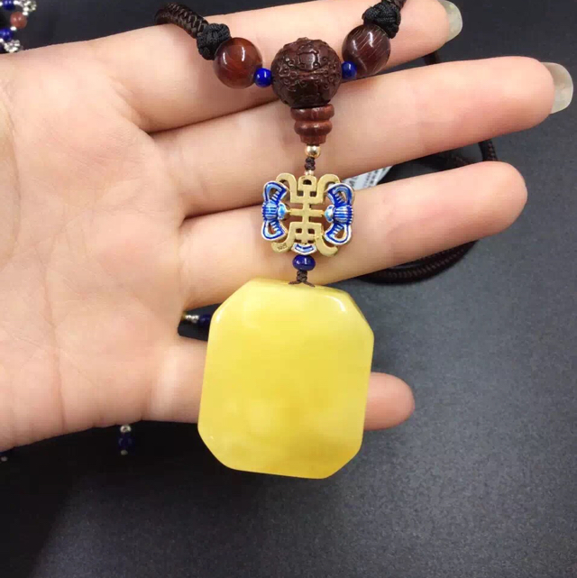 羚羊角项链配蜜蜡