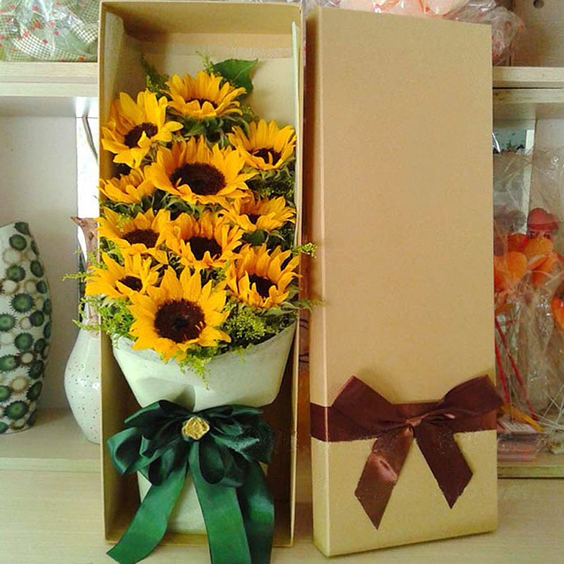 11枝向日葵礼盒,赠送贺卡,免费配送