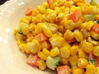 沙拉玉米紫菜包饭