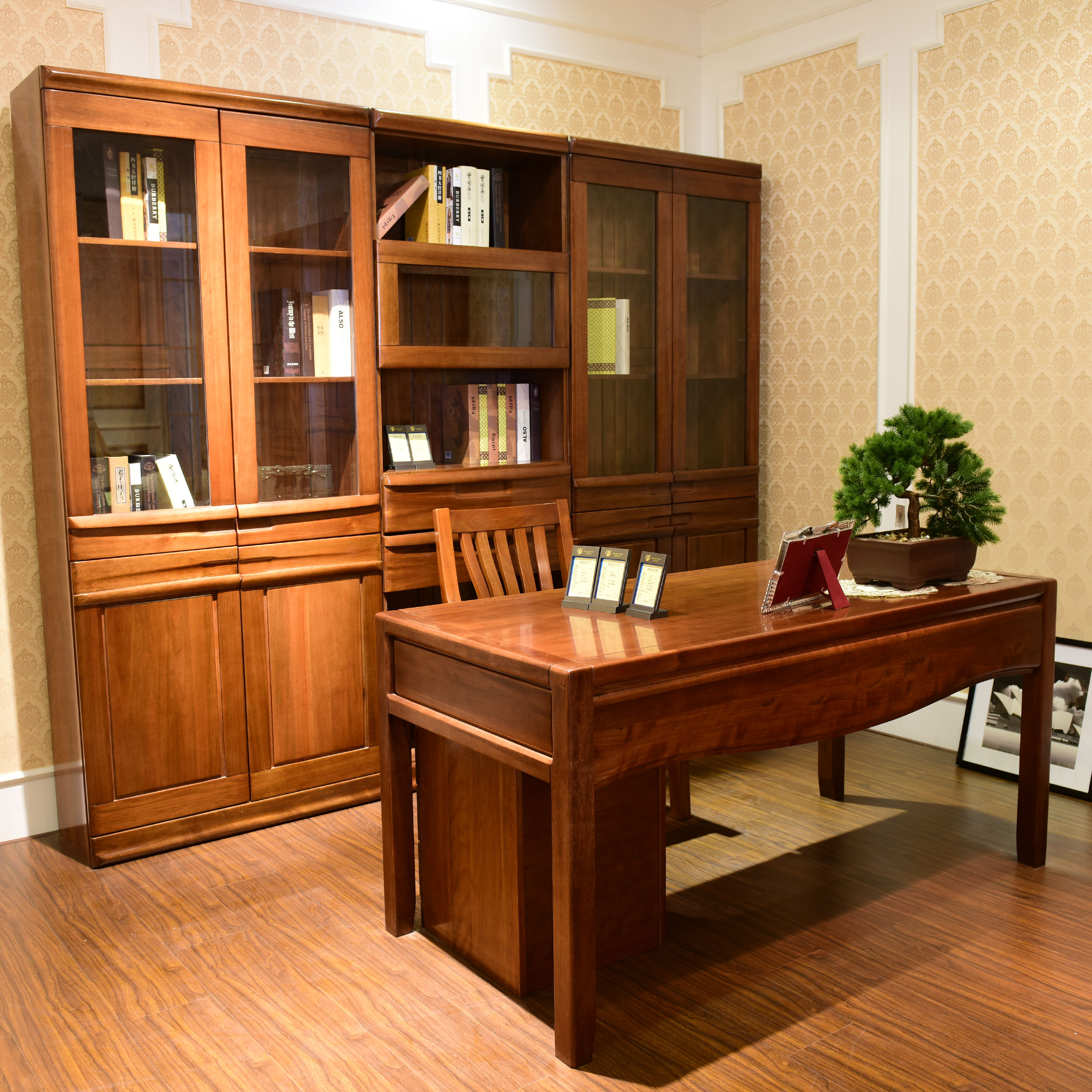 康乐沙发专业从事软体家具产品的研发,设计