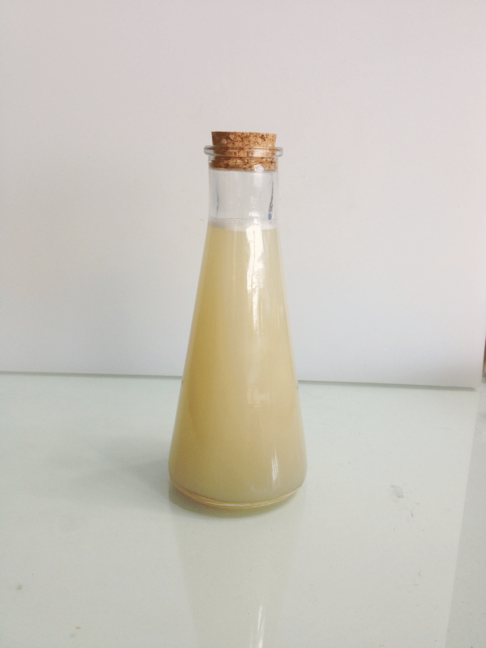 鲜榨纯梨汁(350ml/份)