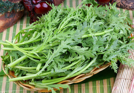 茼蒿(茎短带跟,每斤)