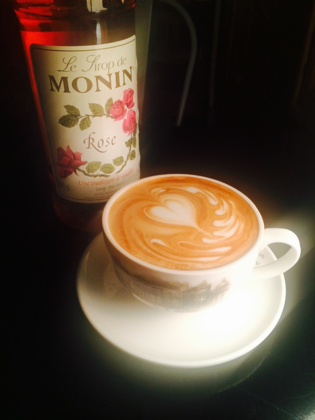 玫瑰拿铁 - 诺丁咖啡自烘工坊