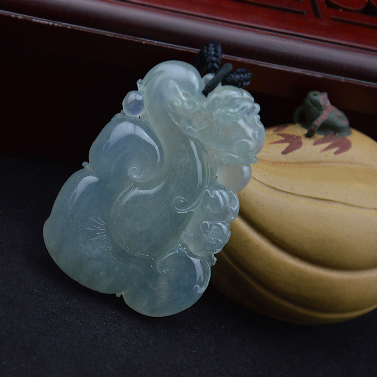 天然翡翠 糯种浅绿飘花翡翠如意葫芦吊坠女 玉坠缅甸a货花件
