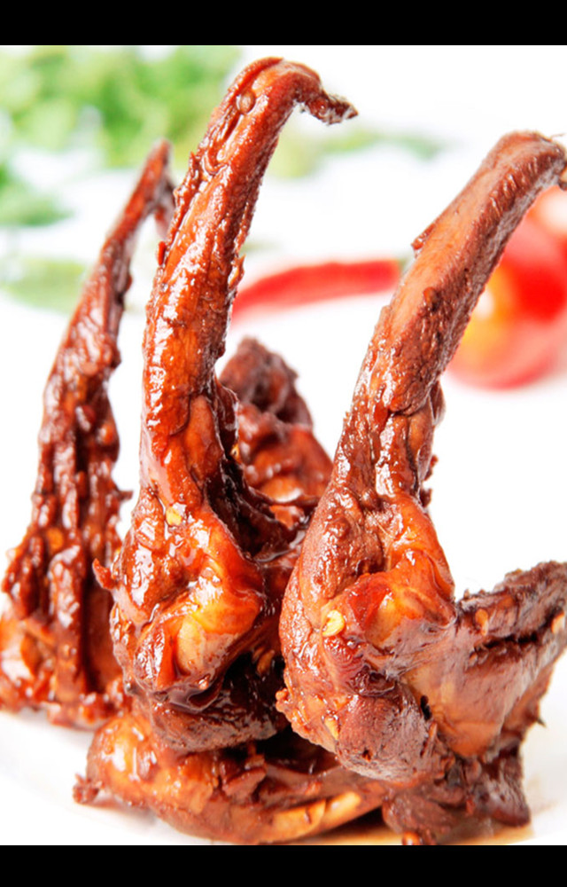 簋街麻辣鸭锁骨