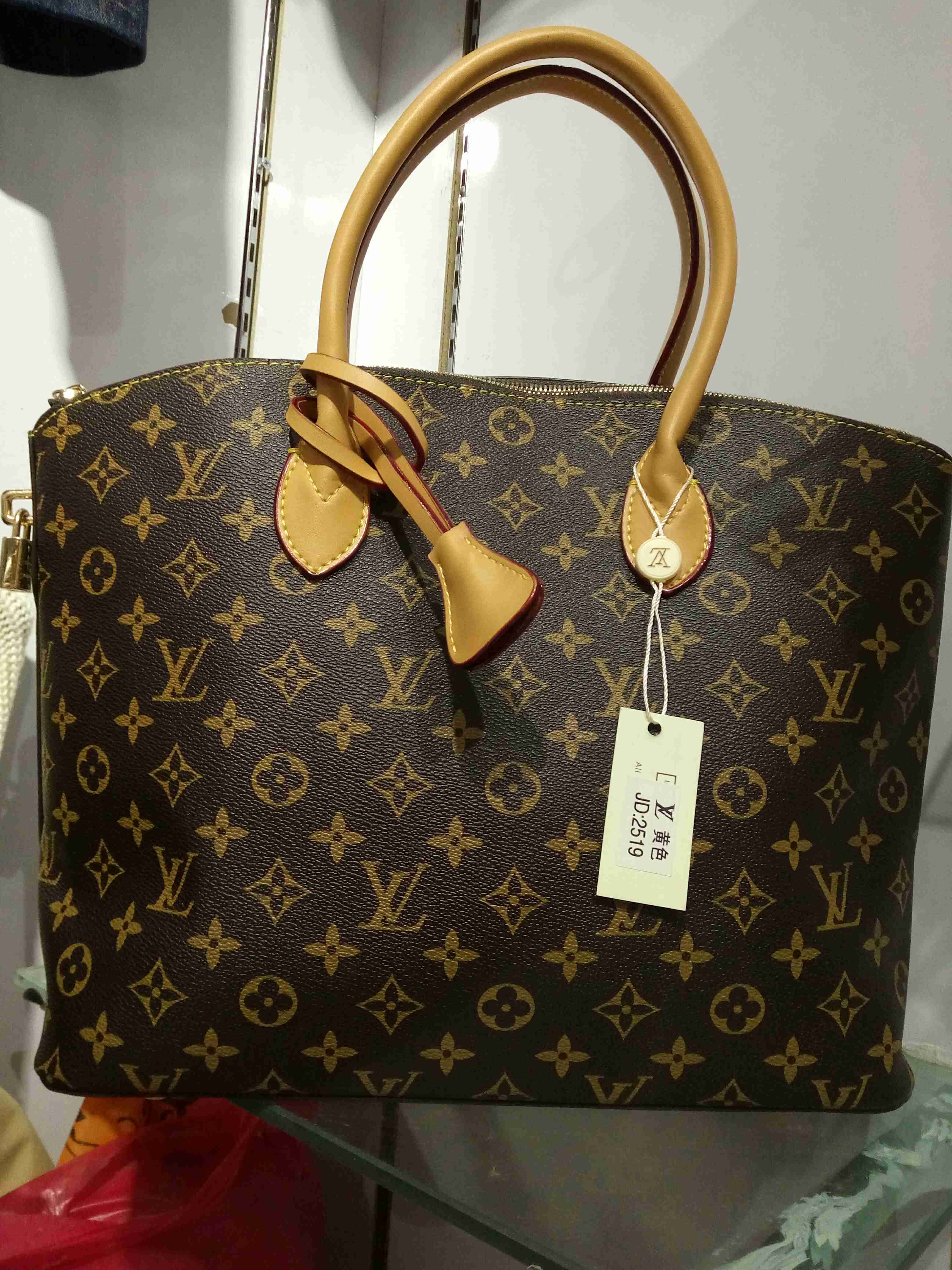 高仿lv女士包包