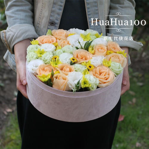 欣赏丨11朵香槟玫瑰桔梗花盒 商品图2