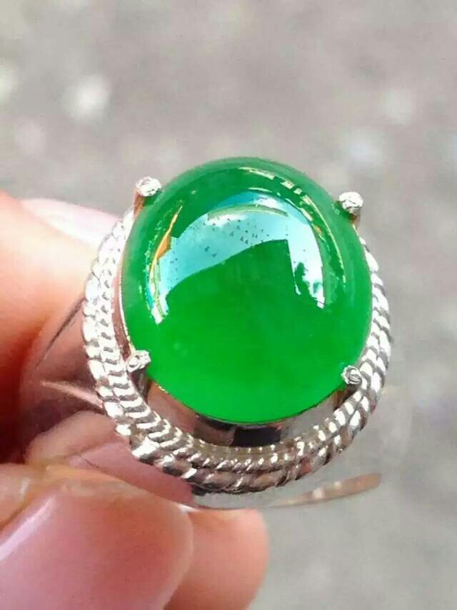 冰种帝王绿戒指