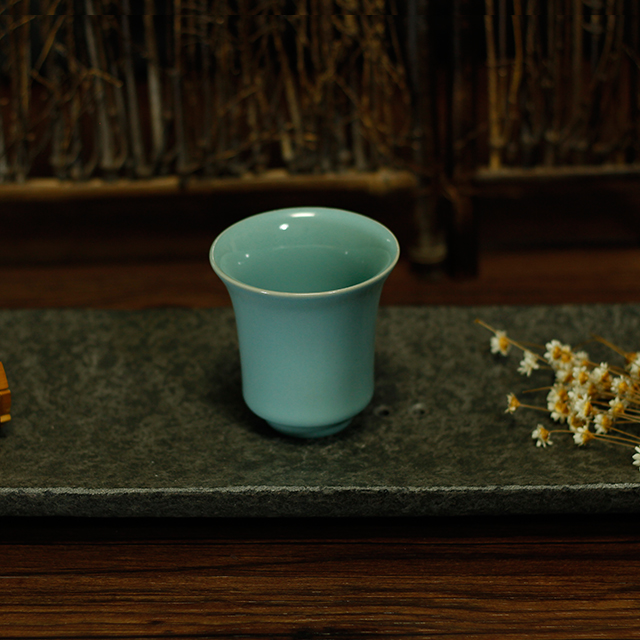 卢钧窑天青釉小永乐杯
