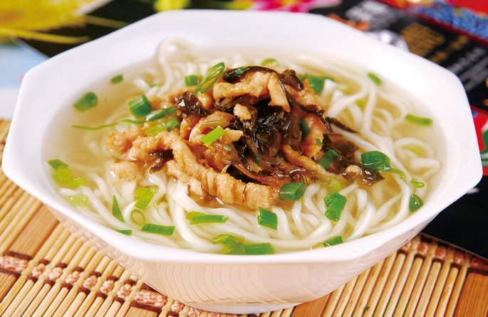 爱来客 雪菜肉丝面