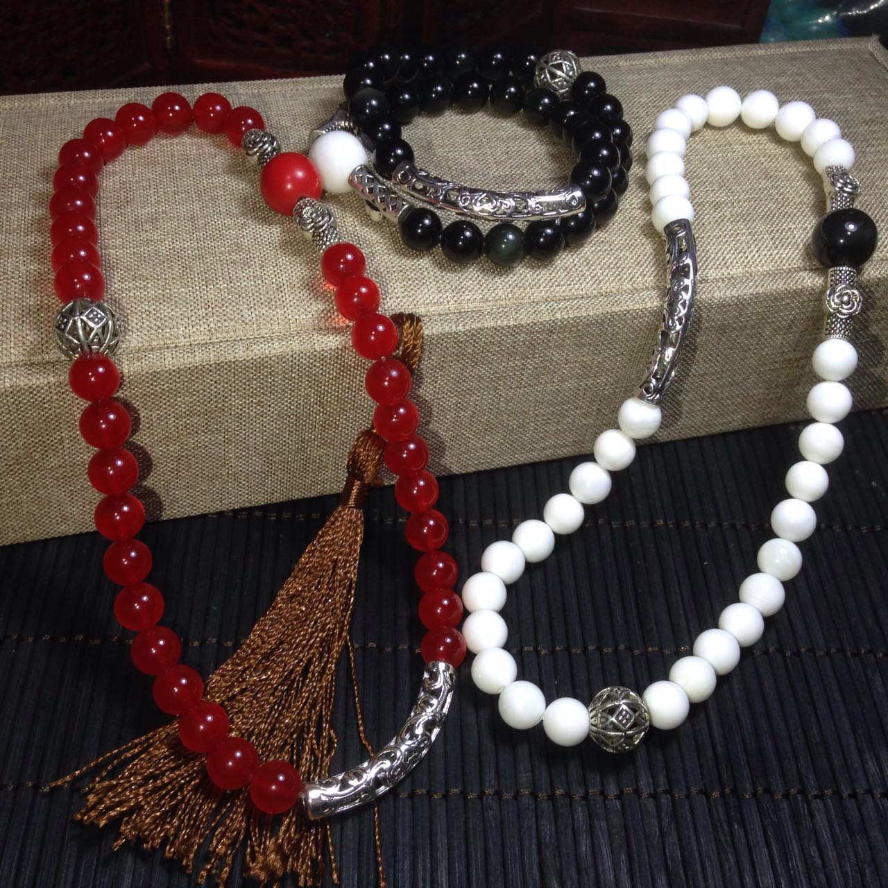 【穆微直供·伊珠轻奢】亲情款泰斯比哈·手链两用33珠: 黑白红三色