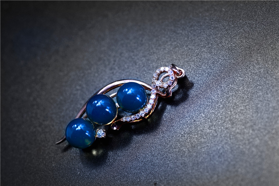 k金镶钻多米尼加蓝珀吊坠 - 瑾兰珠宝