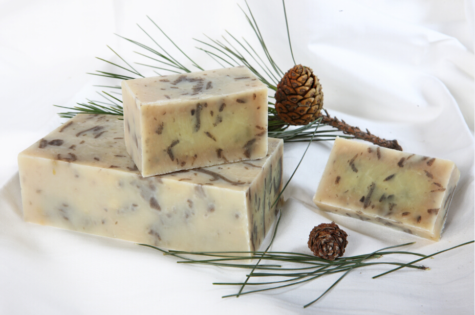 松木治疗皂 任何肤质 促进肌肤代谢,平衡油脂分泌 沐浴和桑拿者的理疗