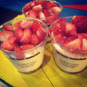 草莓芝士【满百起送】