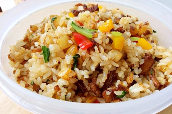 (百味佳小吃)蛋肉炒饭