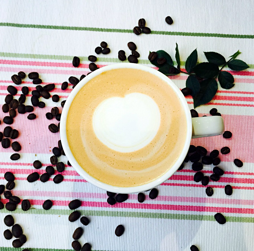 红茶拿铁(冷/热)black tea latte(cold/hot)