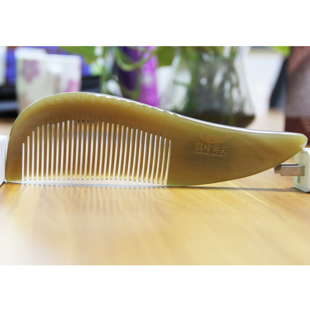 (59010)钻牛角尖白水牛角梳:翘尾尖角功能梳,一梳五用