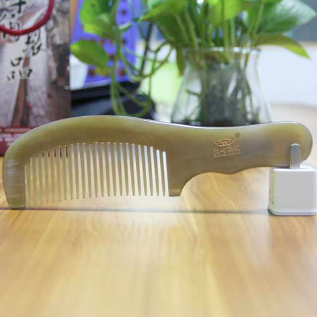 (55027)钻牛角尖白水牛角梳,精品梳子