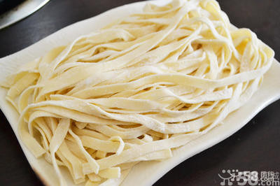 面条宽约405克一份