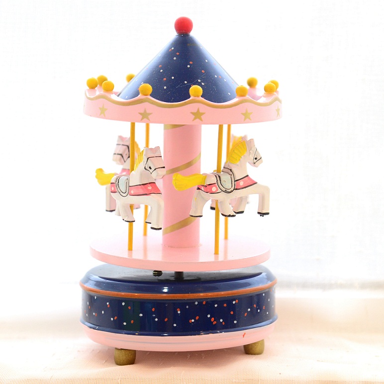 三年二班●创意家居 旋转木马音乐盒 浪漫礼物木质八音盒 送女生