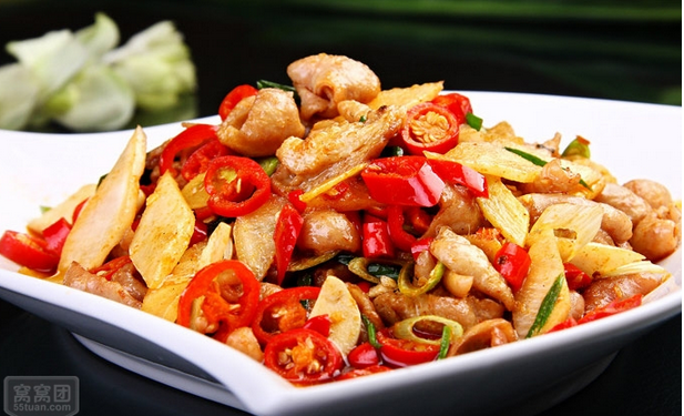 酸辣肥肠煲仔饭