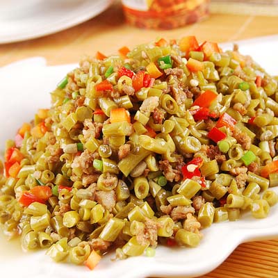 酸豆角肉沫盖码饭